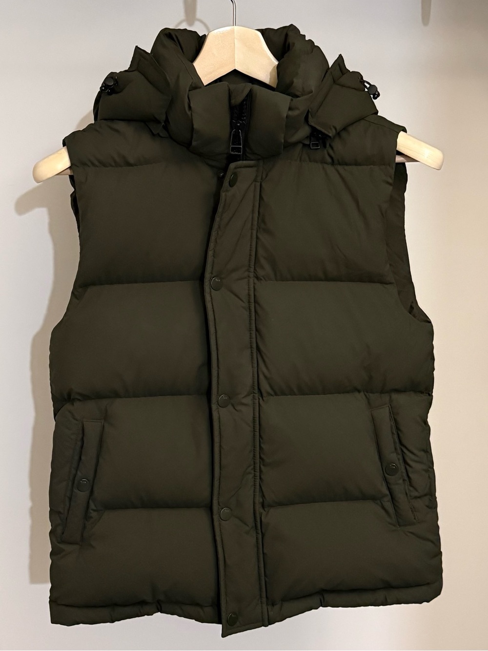 TNA Super Puff Vest in Green